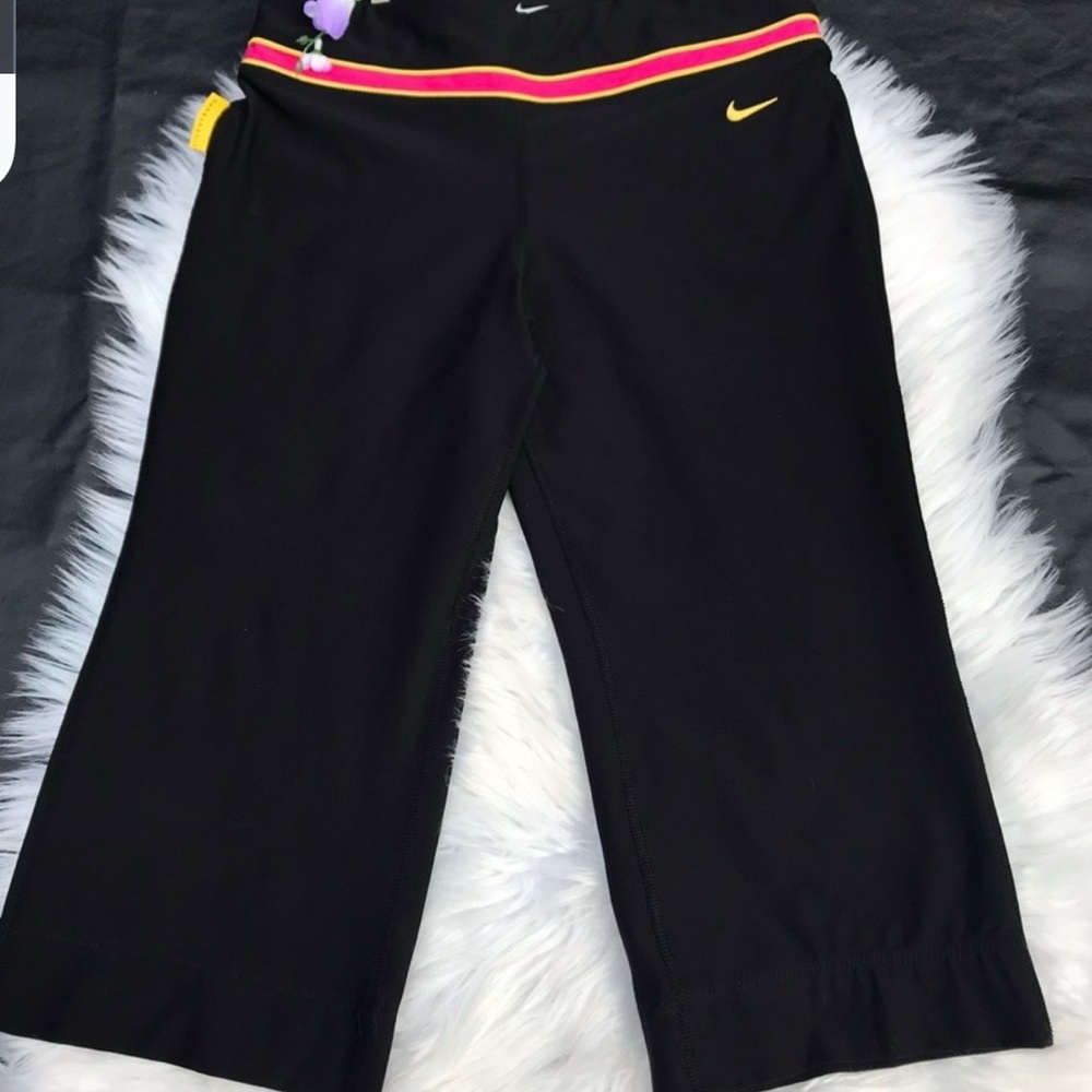 Nike Dri Fit Livestrong Cropped Wide Leg Leggings yoga athletic Women's Sz